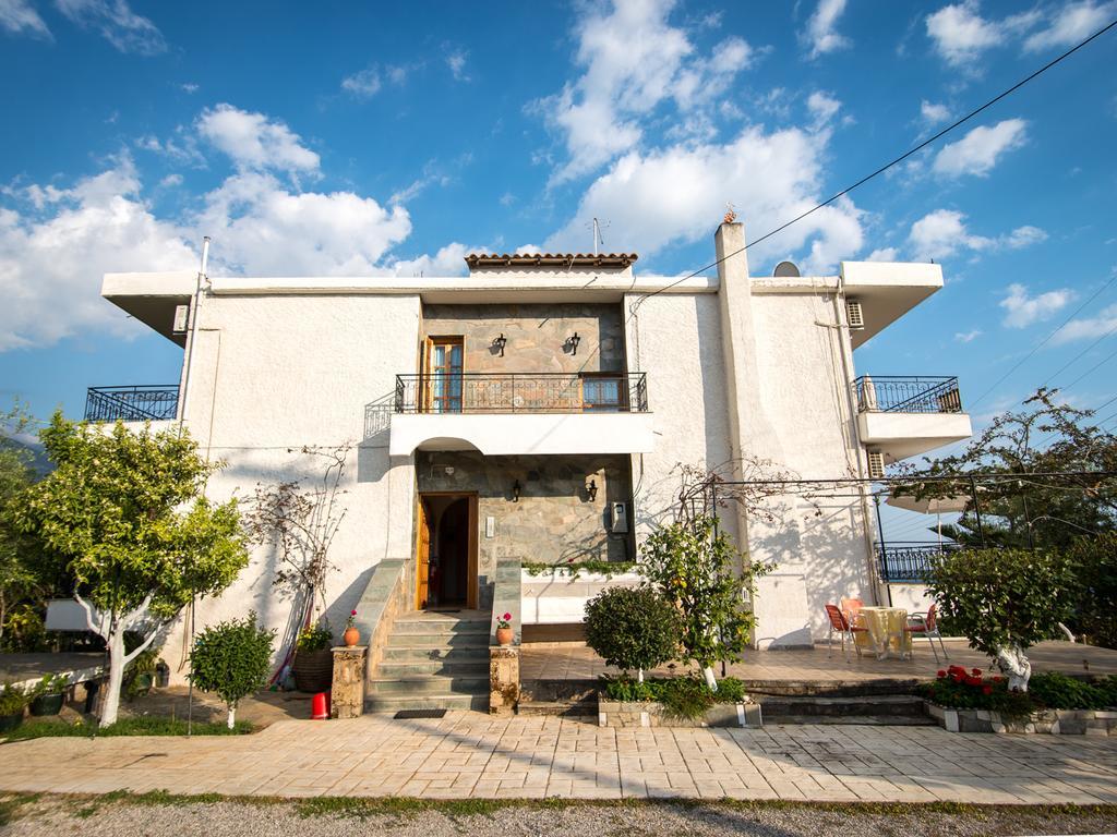 Paradeisos Kardamyli Exterior foto